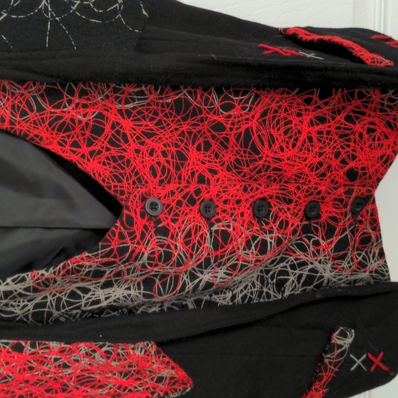 Vest - Picture 2 of 4